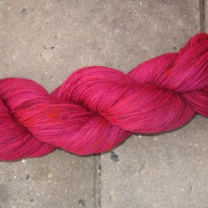 garnyarn-haandfarvet-garn-tynd-merinould-nylon-superwash-stroempegarn