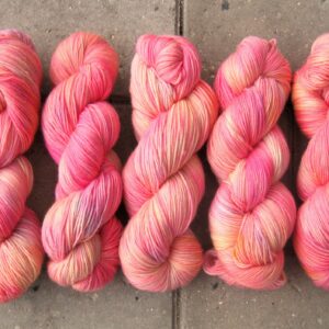 garnyarn-haandfarvet-garn-tynd-merino-uld-superwash-turkis-lilla