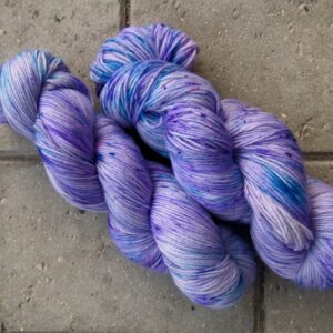 garnyarn-haandfarvet-garn-tynd-merino-uld-superwash-turkis-lilla